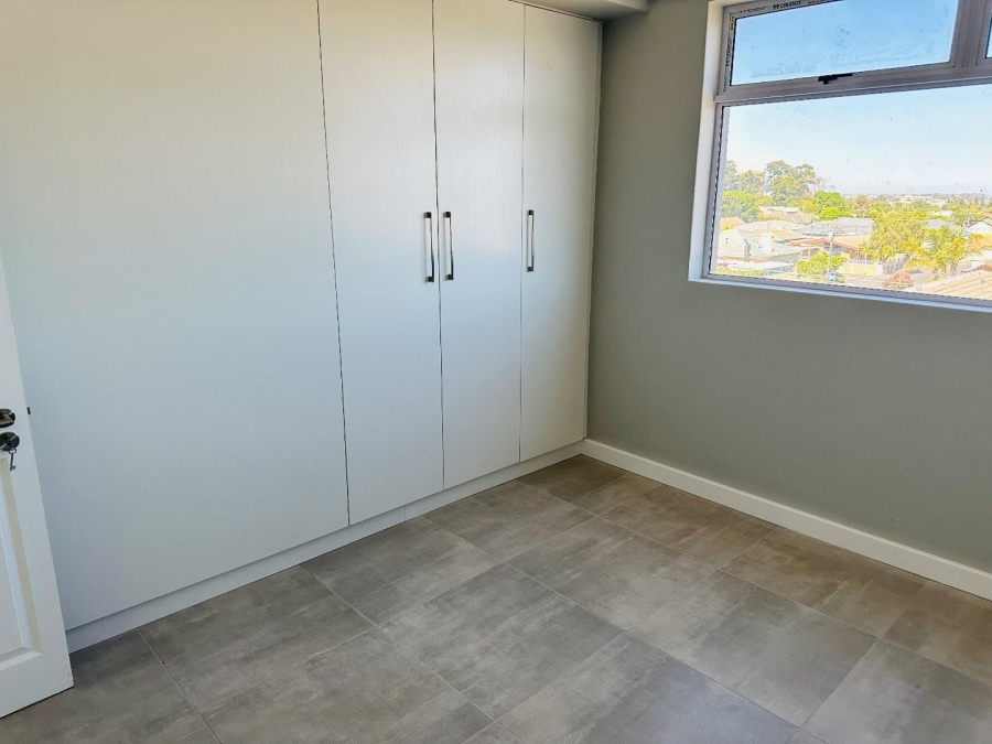 2 Bedroom Property for Sale in Oakdale Western Cape